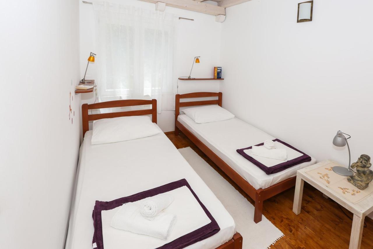 Spacious Apartment Lucia Prozura Экстерьер фото