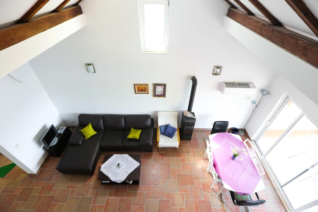 Spacious Apartment Lucia Prozura Экстерьер фото